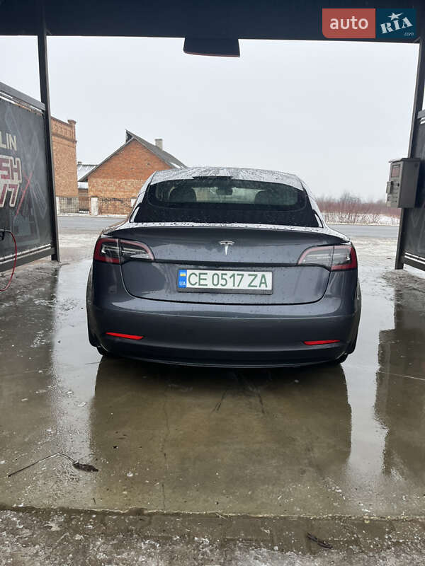 Седан Tesla Model 3 2019 в Черновцах