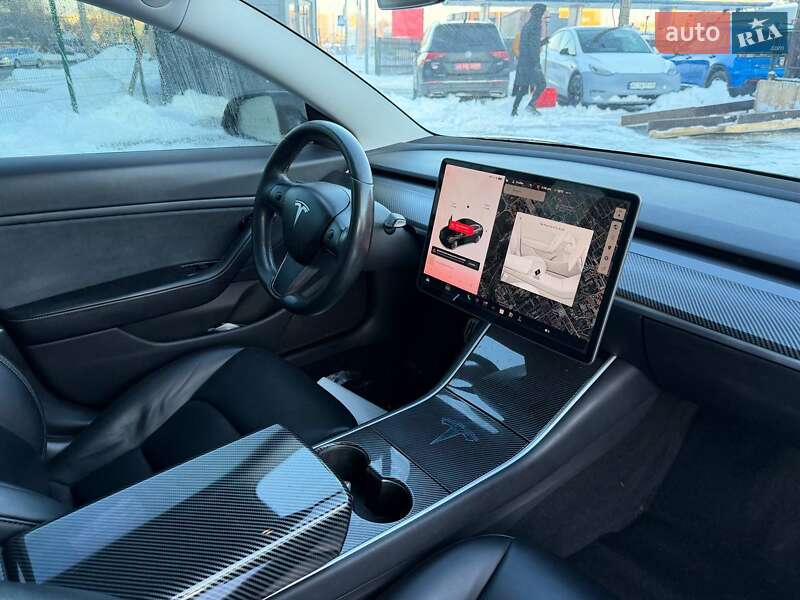 Седан Tesla Model 3 2018 в Луцьку