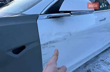 Седан Tesla Model 3 2019 в Луцке
