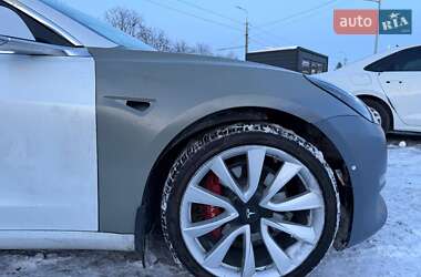 Седан Tesla Model 3 2019 в Луцке