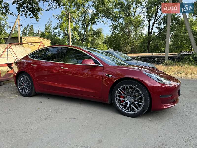 Седан Tesla Model 3 2019 в Днепре