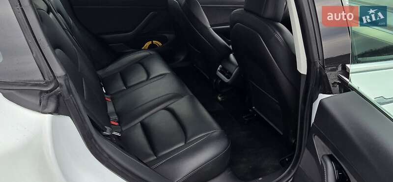 Седан Tesla Model 3 2019 в Мукачевому