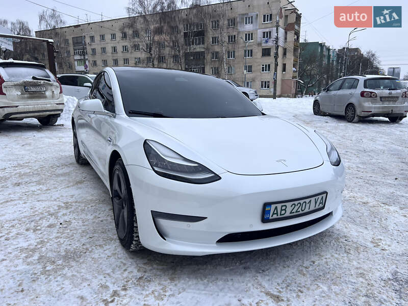 Седан Tesla Model 3 2020 в Виннице