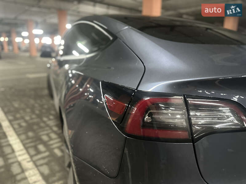 Седан Tesla Model 3 2022 в Києві