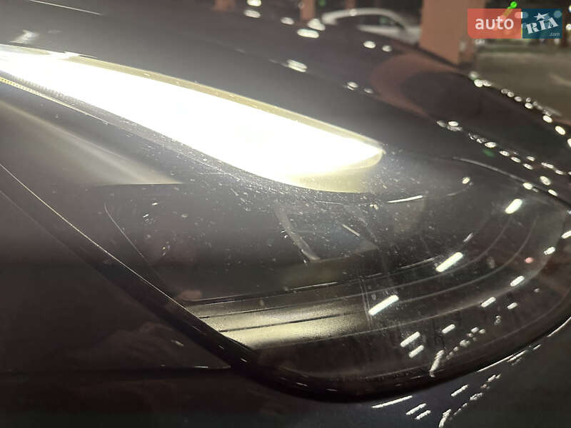 Седан Tesla Model 3 2022 в Києві