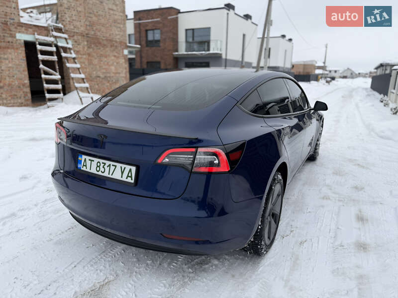 Седан Tesla Model 3 2018 в Івано-Франківську