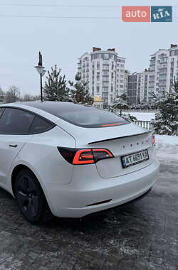 Седан Tesla Model 3 2022 в Івано-Франківську