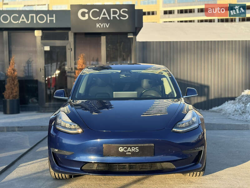 Седан Tesla Model 3 2019 в Киеве