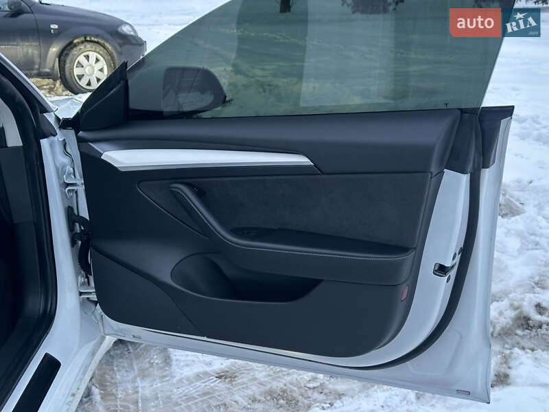 Седан Tesla Model 3 2021 в Чернигове фото 23 Седан Tesla Model 3 2021 в Чернигове