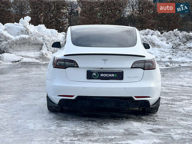 Седан Tesla Model 3 2020 в Києві