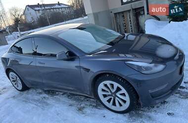 Седан Tesla Model 3 2023 в Шумске