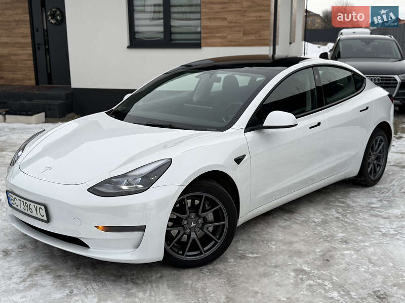 Седан Tesla Model 3 2023 в Стрые