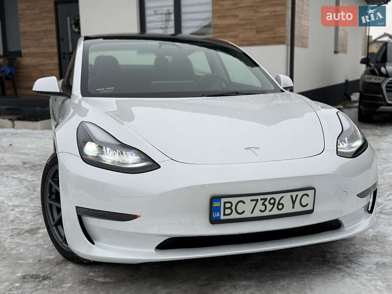 Седан Tesla Model 3 2023 в Стрые