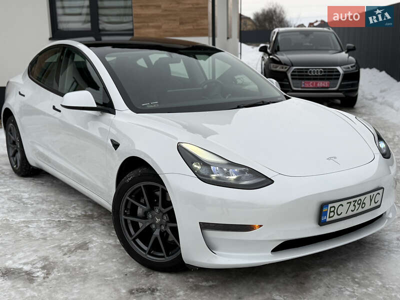 Седан Tesla Model 3 2023 в Стрые