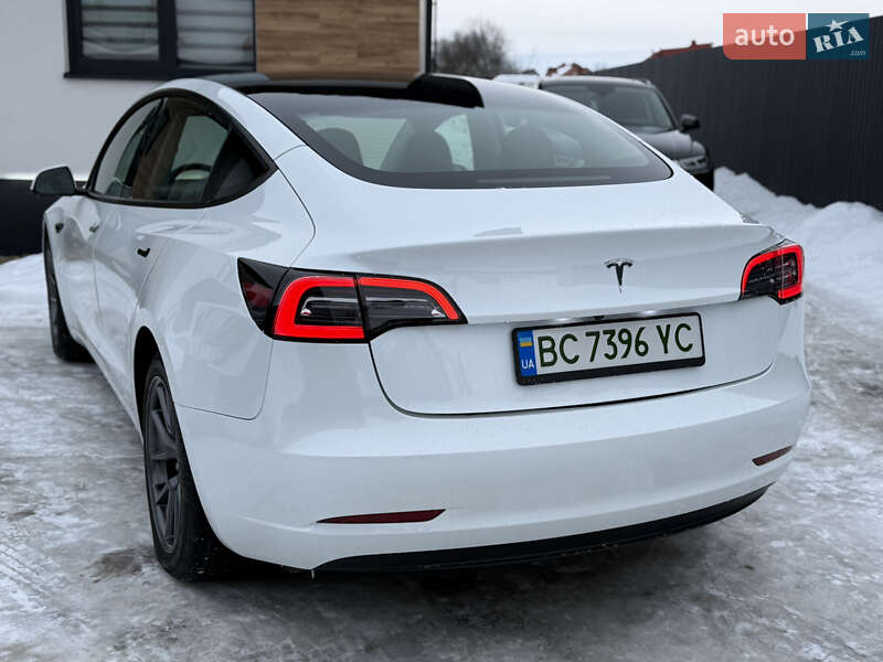 Седан Tesla Model 3 2023 в Стрые