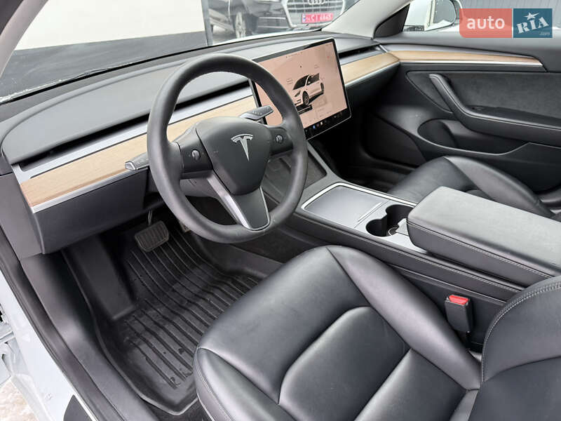 Седан Tesla Model 3 2023 в Стрые