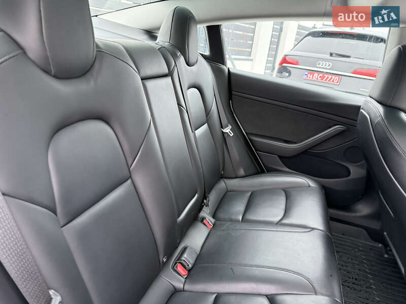 Седан Tesla Model 3 2023 в Стрые