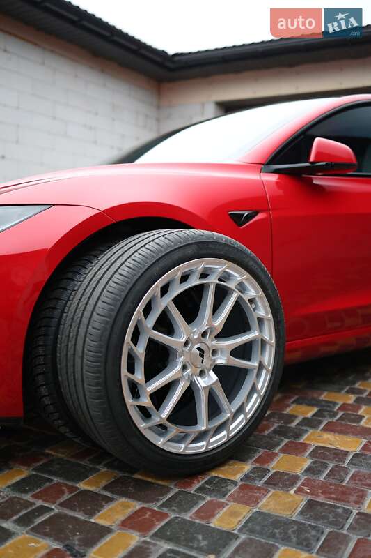 Седан Tesla Model 3 2024 в Днепре