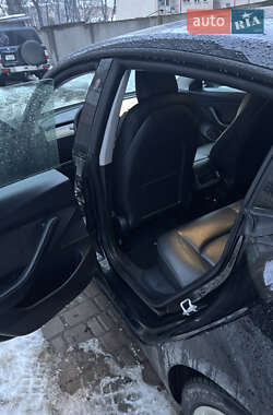Седан Tesla Model 3 2021 в Ивано-Франковске