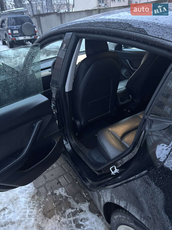 Седан Tesla Model 3 2021 в Ивано-Франковске