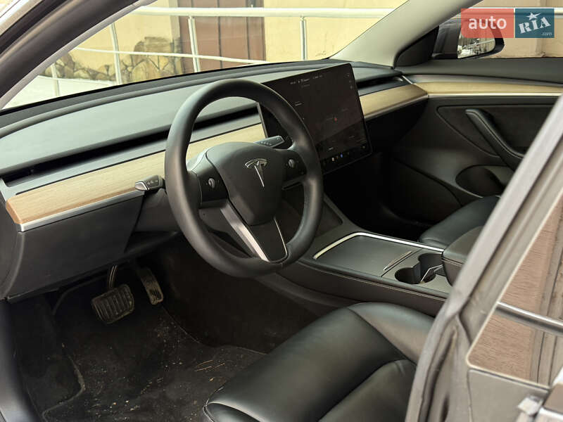 Седан Tesla Model 3 2021 в Одессе