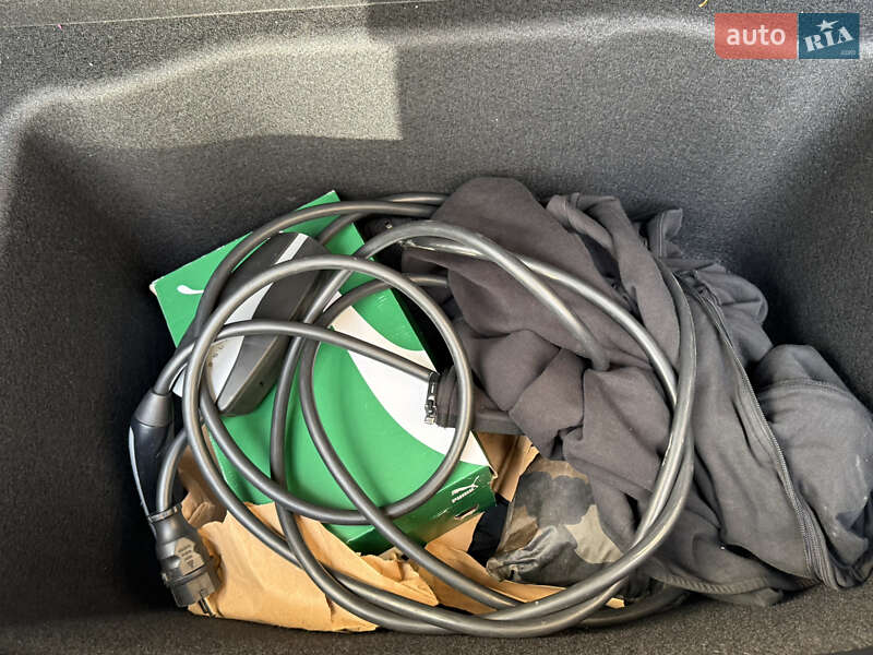 Седан Tesla Model 3 2021 в Одессе