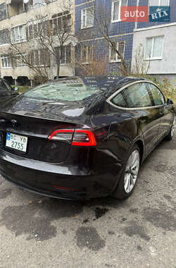 Седан Tesla Model 3 2018 в Львове