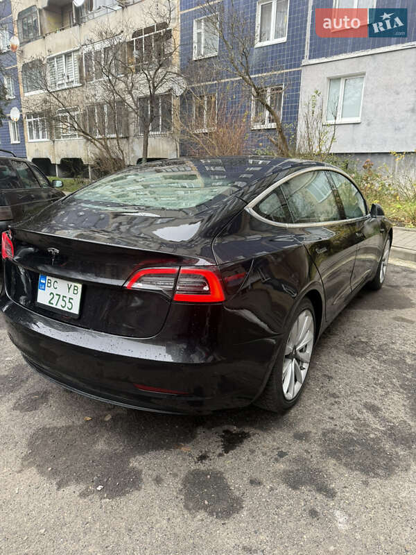 Седан Tesla Model 3 2018 в Львові