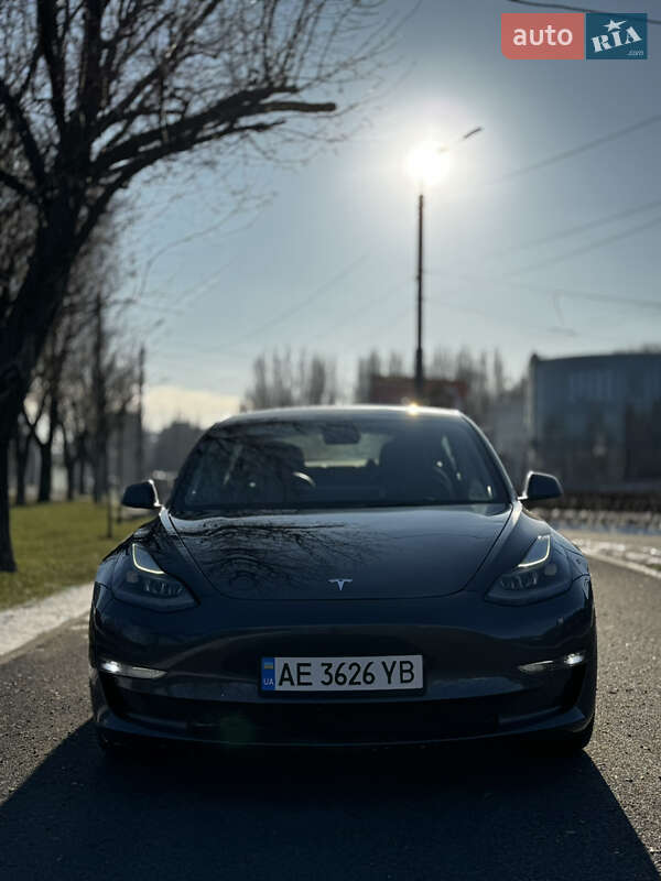 Седан Tesla Model 3 2022 в Дніпрі