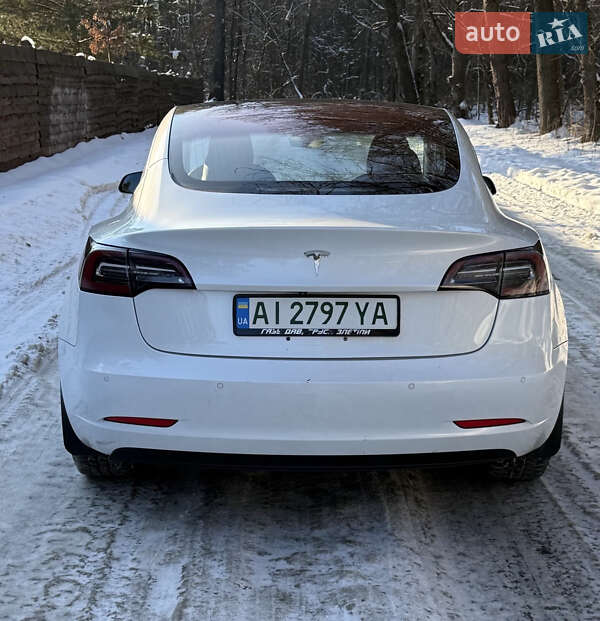 Седан Tesla Model 3 2018 в Києві