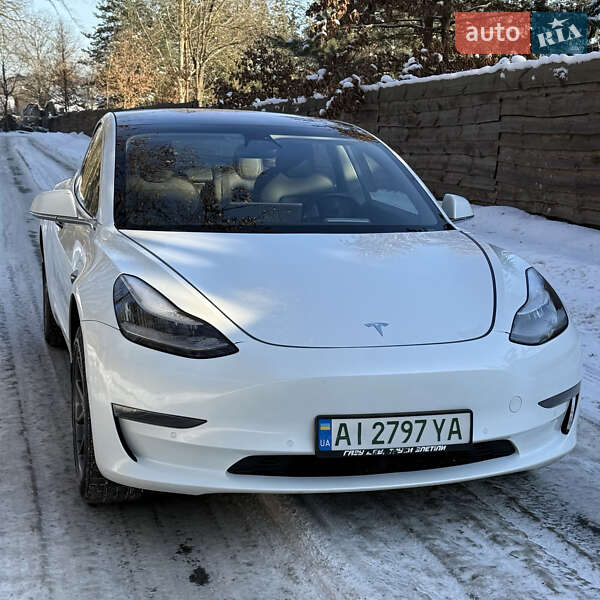 Седан Tesla Model 3 2018 в Києві