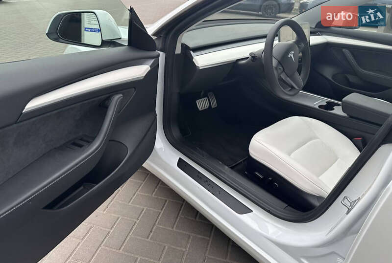 Седан Tesla Model 3 2022 в Харкові
