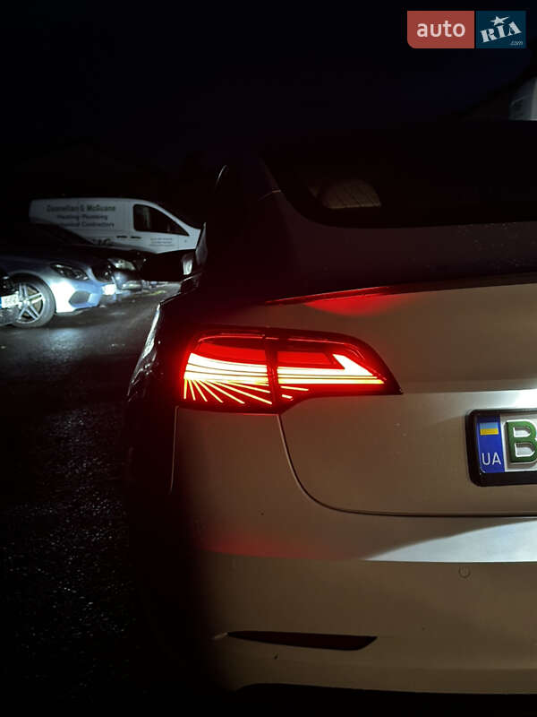 Седан Tesla Model 3 2022 в Харкові