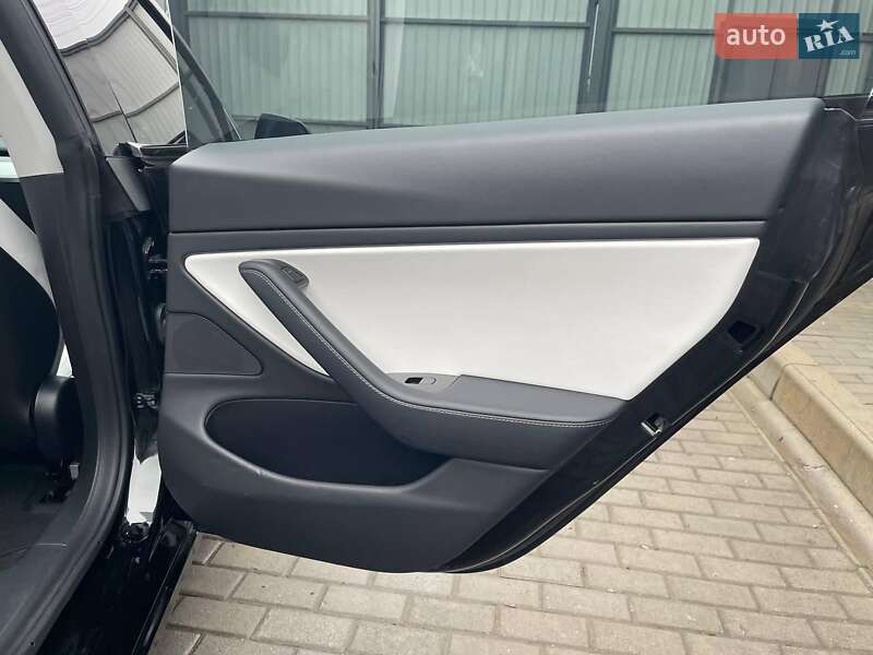 Седан Tesla Model 3 2020 в Харькове