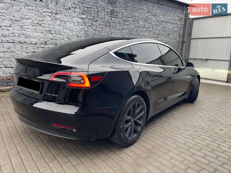 Седан Tesla Model 3 2020 в Харькове