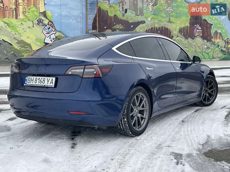 Седан Tesla Model 3 2019 в Одесі