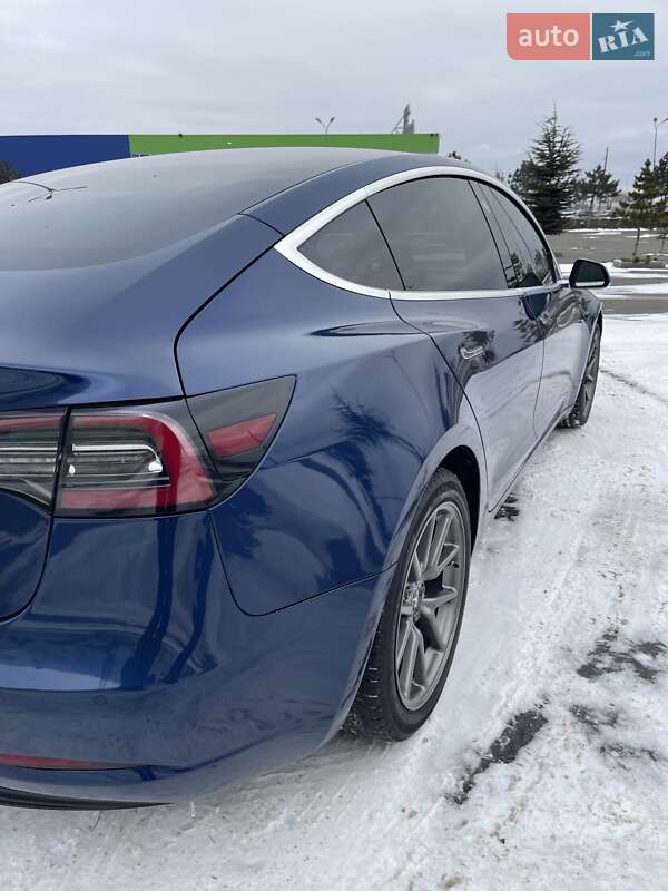 Седан Tesla Model 3 2019 в Одесі
