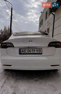 Седан Tesla Model 3 2021 в Днепре
