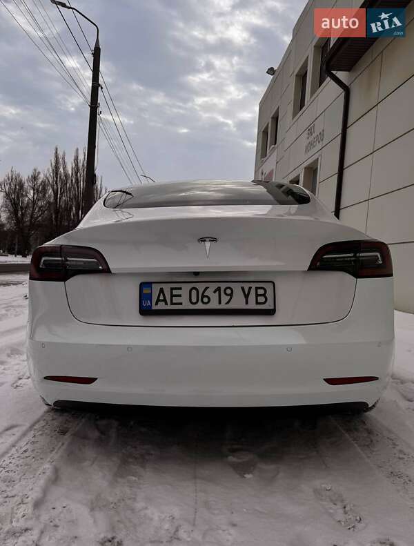 Седан Tesla Model 3 2021 в Днепре