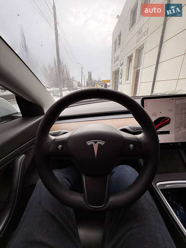 Седан Tesla Model 3 2021 в Днепре