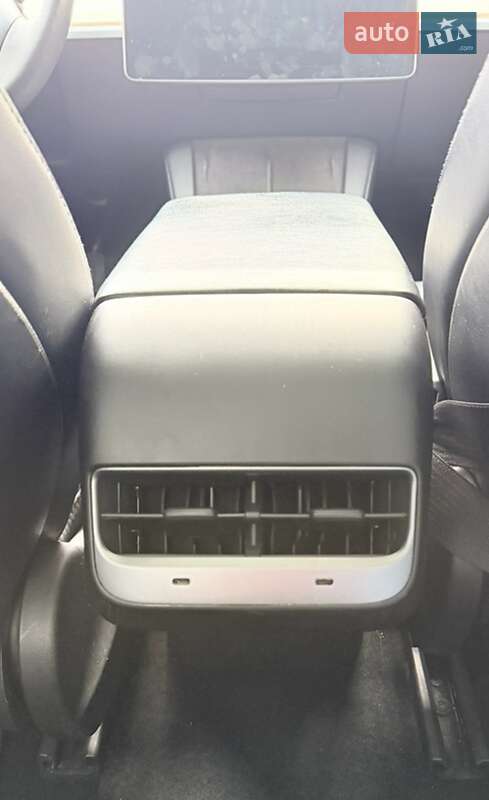 Седан Tesla Model 3 2021 в Днепре