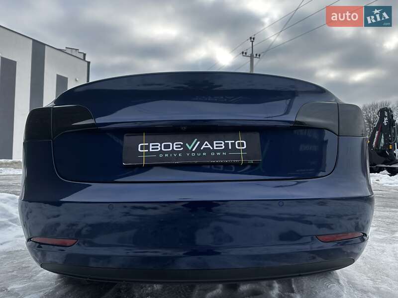 Седан Tesla Model 3 2018 в Львове