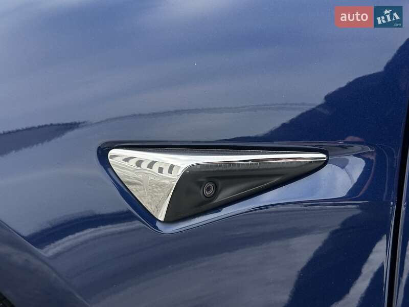 Седан Tesla Model 3 2018 в Львове