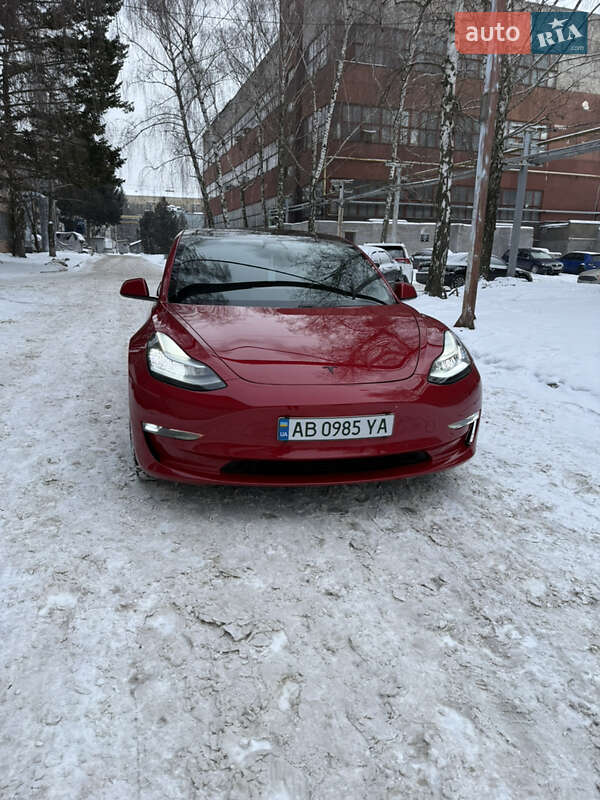 Седан Tesla Model 3 2020 в Вінниці