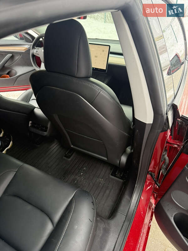 Седан Tesla Model 3 2022 в Тернополі