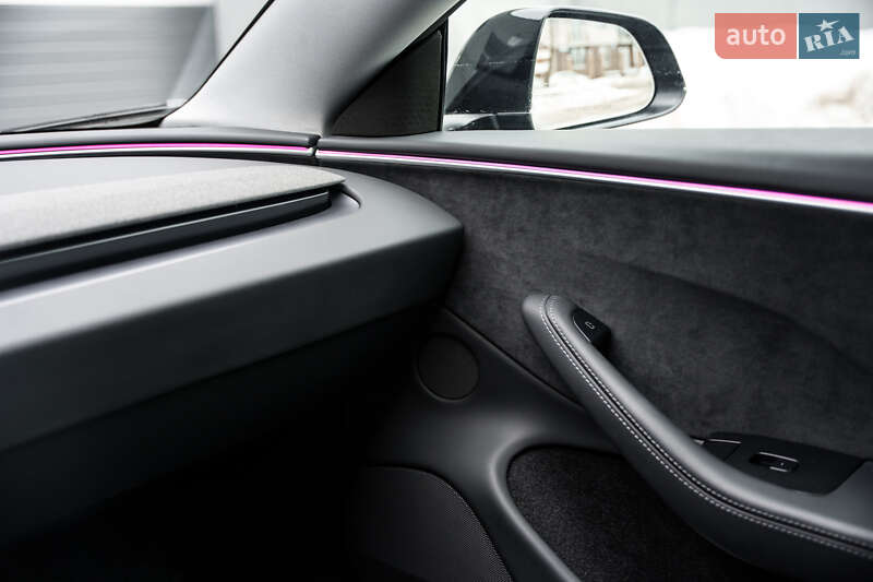 Седан Tesla Model 3 2025 в Києві фото 37 Седан Tesla Model 3 2025 в Києві
