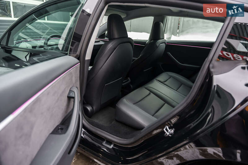 Седан Tesla Model 3 2025 в Києві фото 51 Седан Tesla Model 3 2025 в Києві