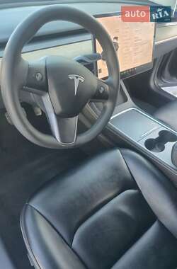 Седан Tesla Model 3 2022 в Львове