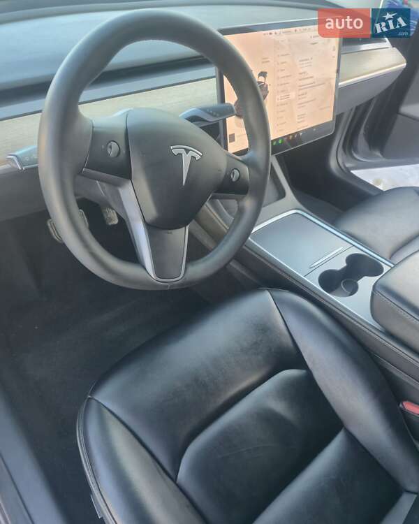 Седан Tesla Model 3 2022 в Львове
