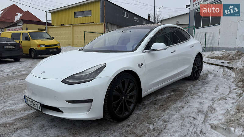 Седан Tesla Model 3 2018 в Шептицькому